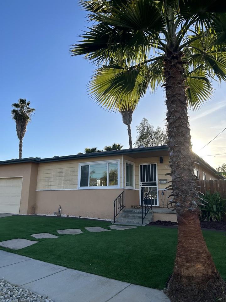 5126 Leo St #1 - Photo 3 of 17