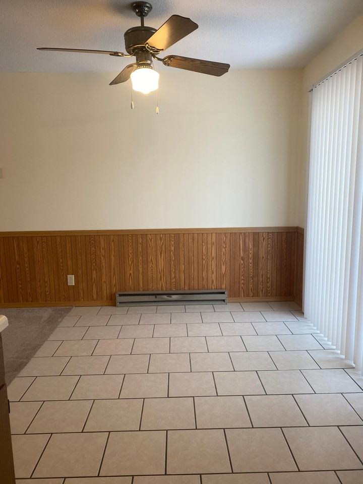 2101 Somerset Dr - Photo 3 of 9