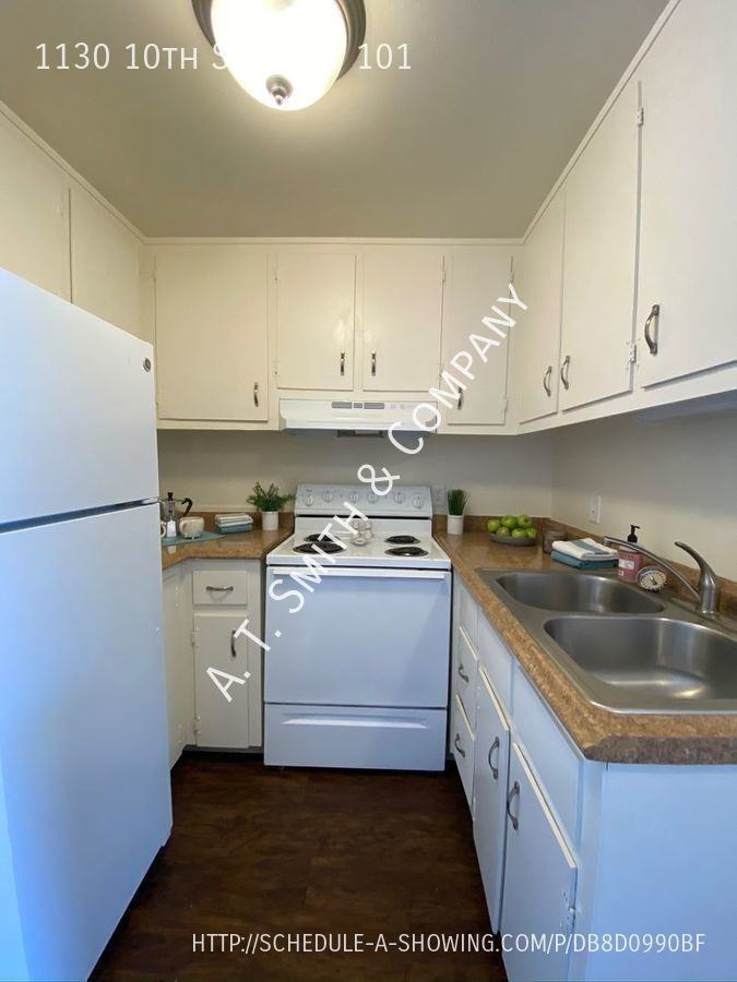 1130 10th St #101 - Photo 3 of 12