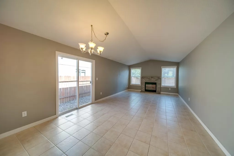 13408 Ne 38th Cir - Photo 2 of 23