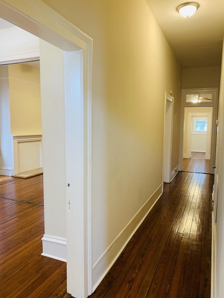 903 Montgomery St #903 - Photo 3 of 45