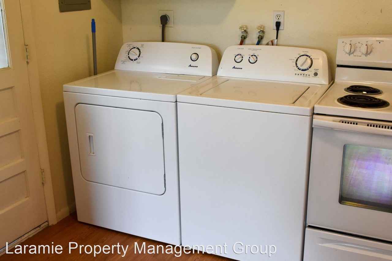 107 S Taylor St. - Photo 2 of 10