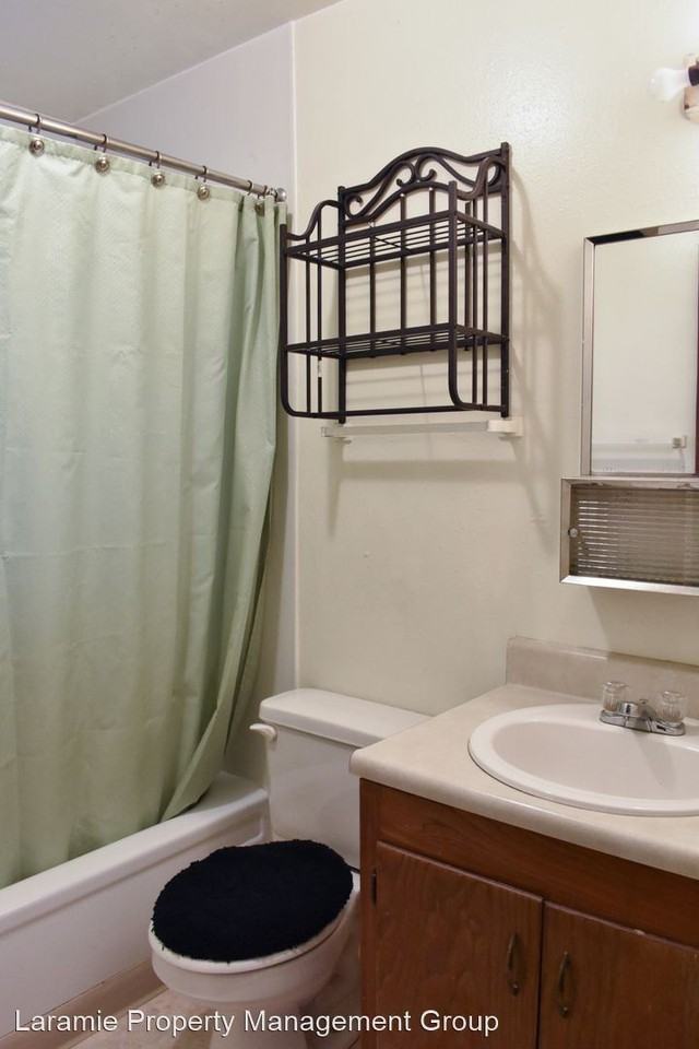 107 S Taylor St. - Photo 3 of 10