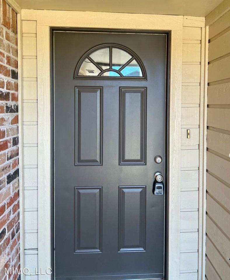 8717 Nw 90th St - Photo 3 of 21