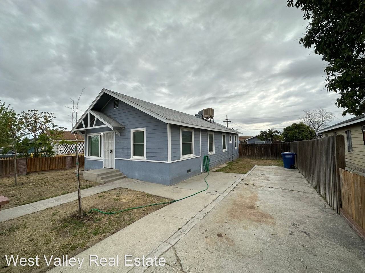 604 Tyler St - Photo 2 of 19