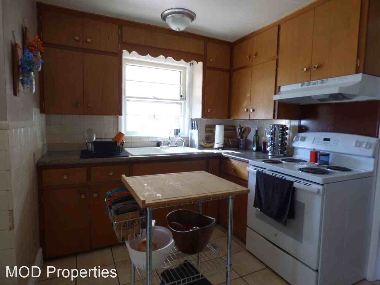 1365 S Clayton St - Photo 2 of 25