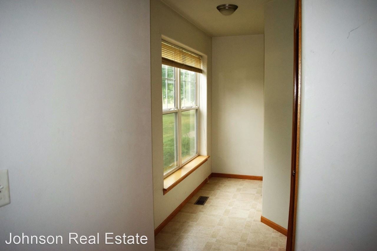 4421 E Court St - Photo 3 of 26