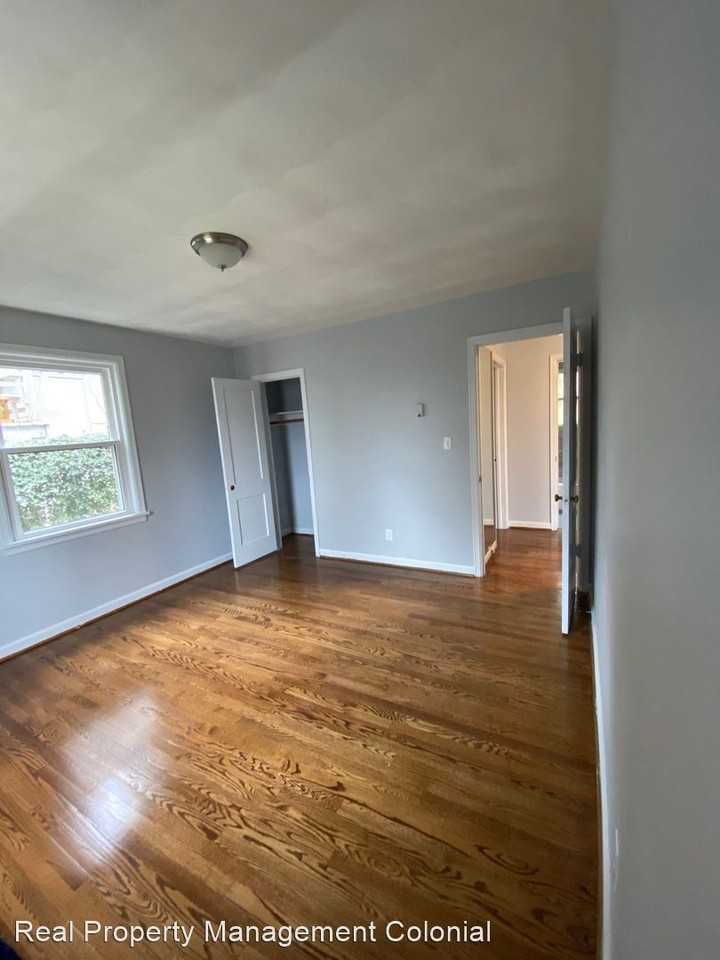 1346 Woodbine St Se - Photo 2 of 8