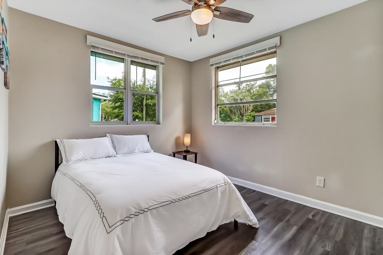 W 11th St - Photo 7 of 8