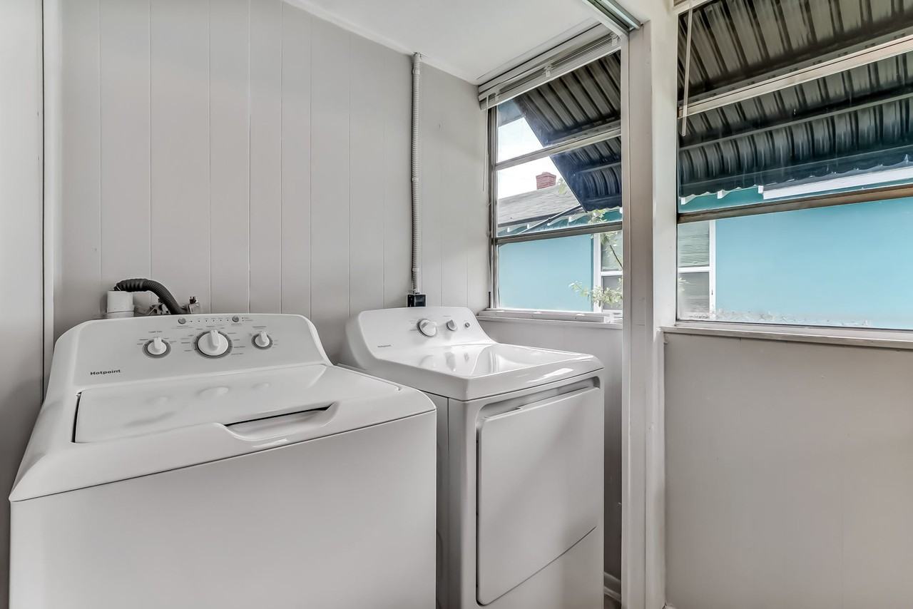 W 11th St - Photo 5 of 8