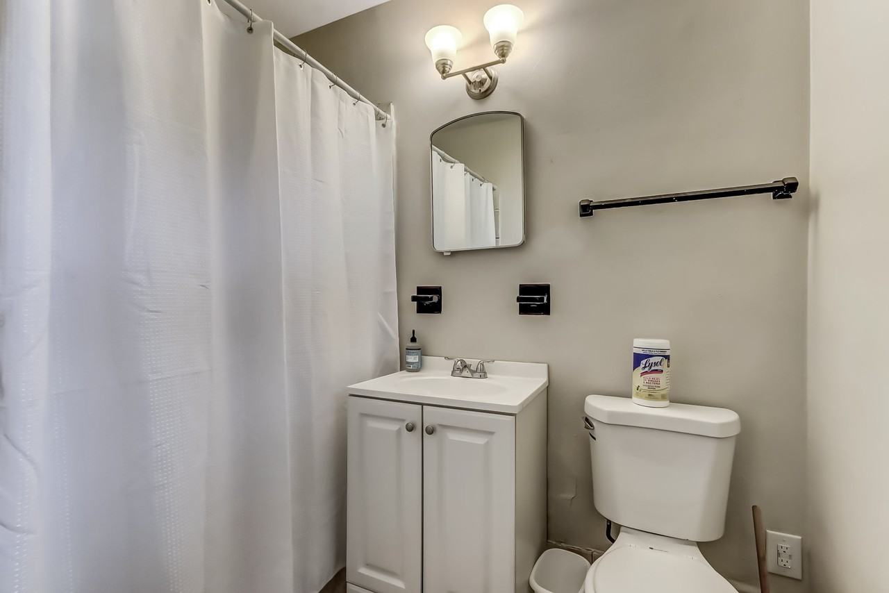 W 11th St - Photo 2 of 8