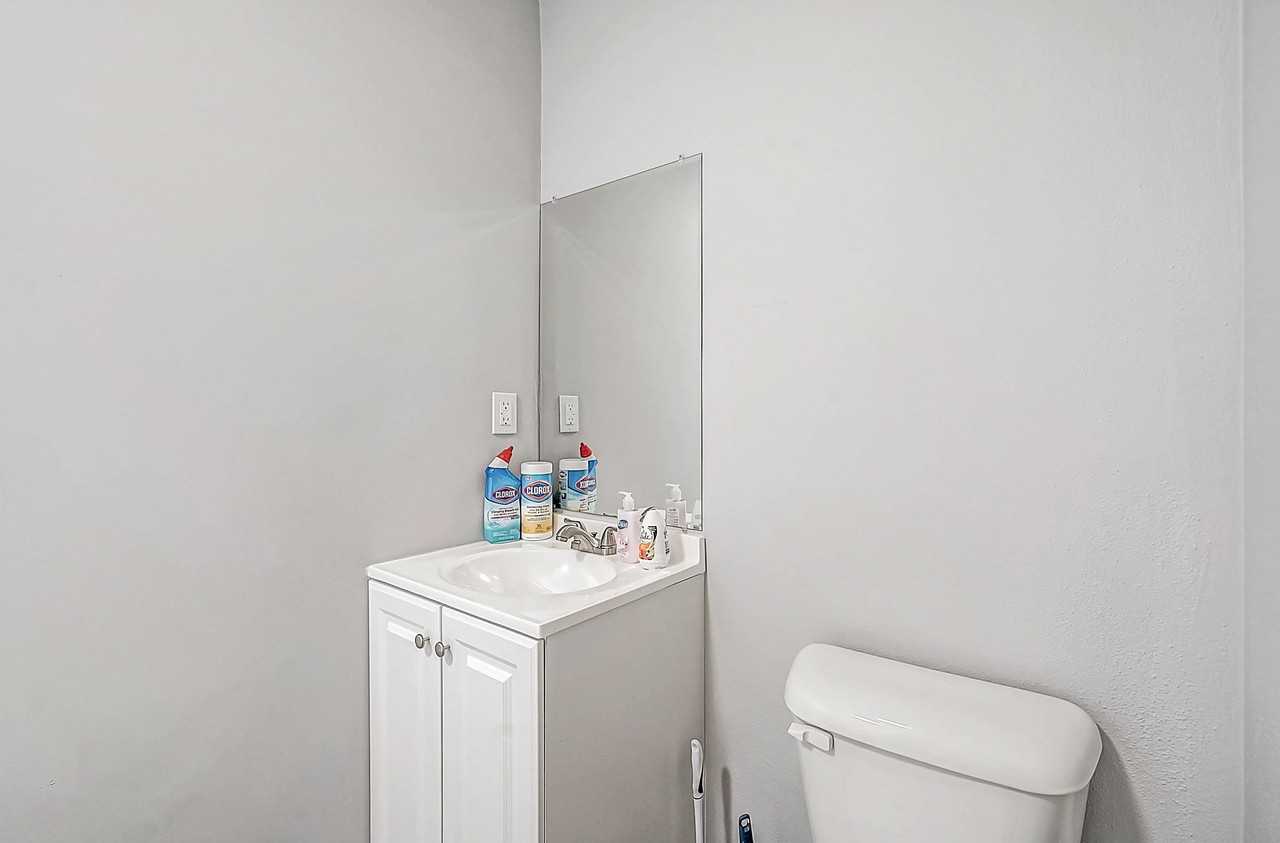 Theed St - Photo 4 of 8