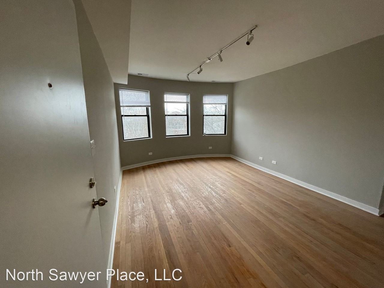 5454-56 N Sawyer Ave 3225 W Catalpa Ave - Photo 2 of 3