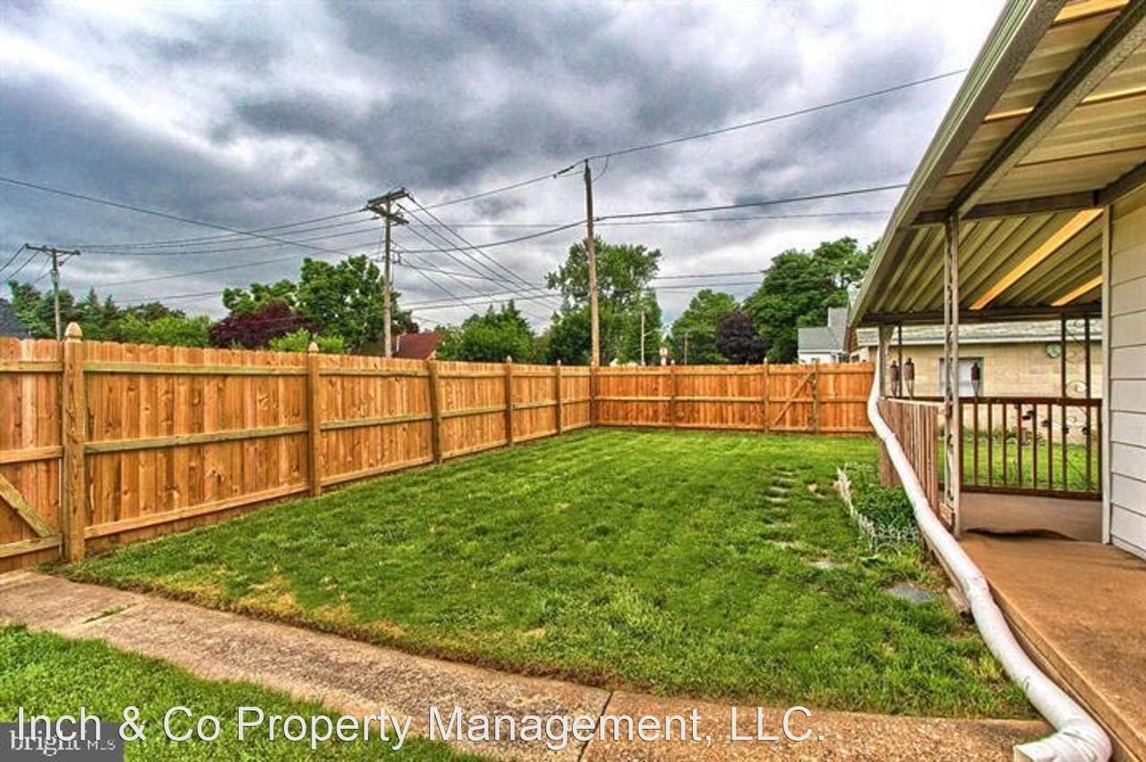 725 Parkway Blvd - Photo 2 of 17