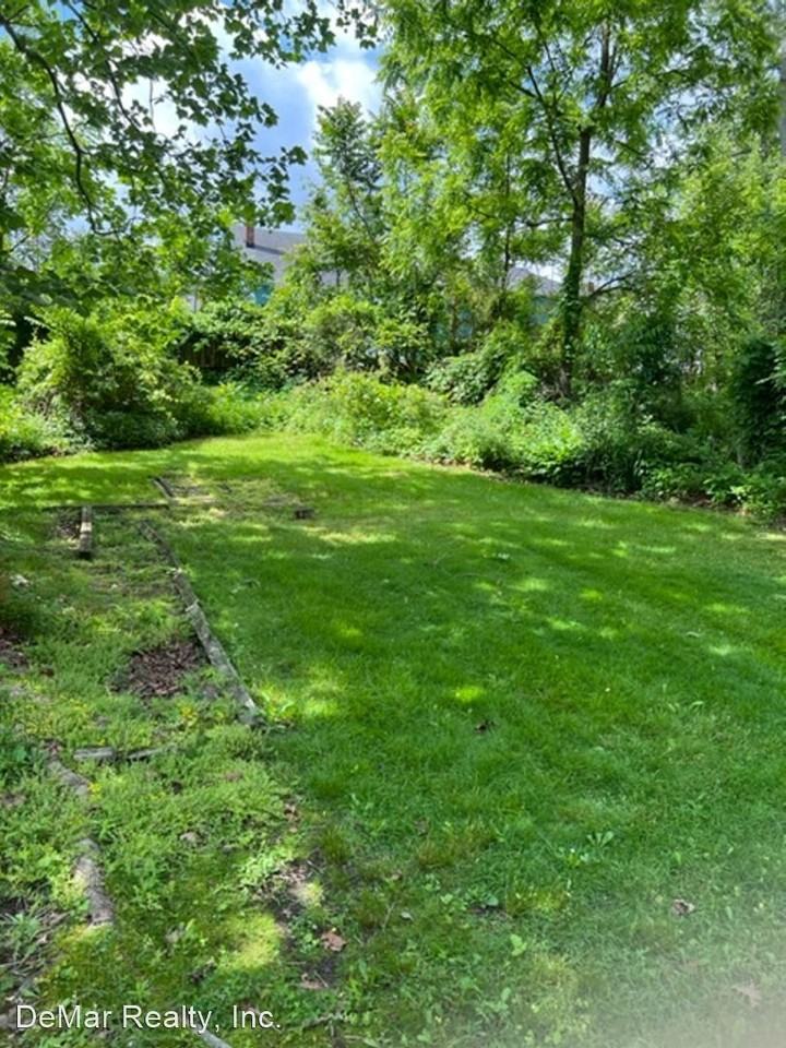 649 W Warren Ave - Photo 2 of 9