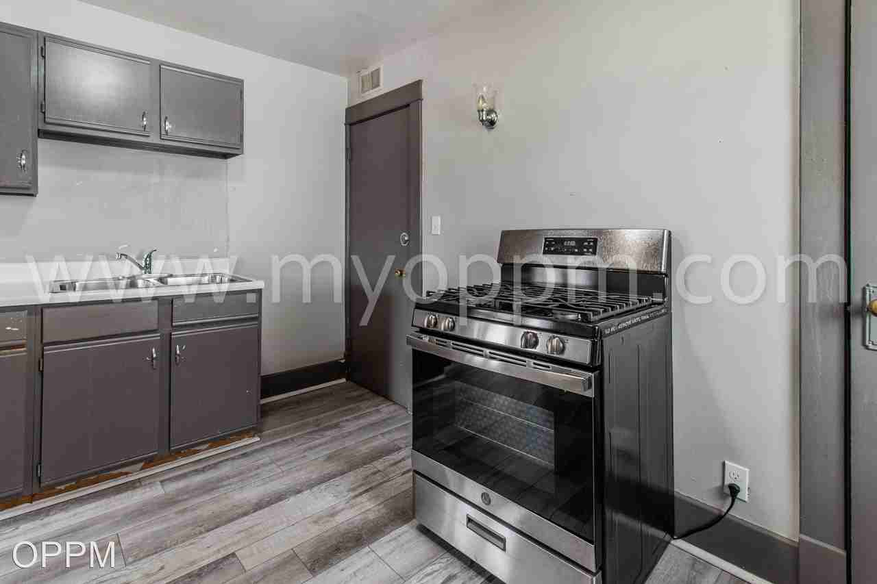 123 N 41ST - Photo 3 of 10