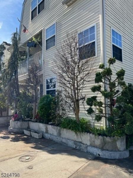 447 Bound Brook Rd - Photo 3 of 6