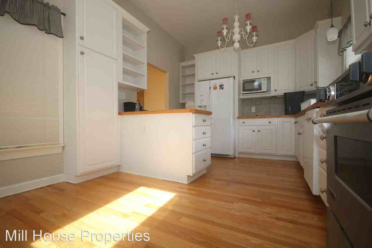 326 Sycamore Close - Photo 2 of 13