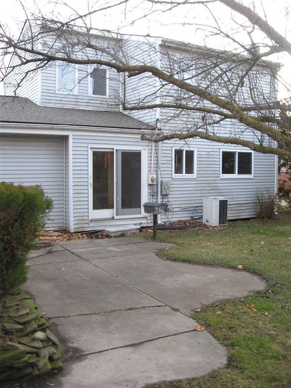 2863 Marshall St - Photo 2 of 33