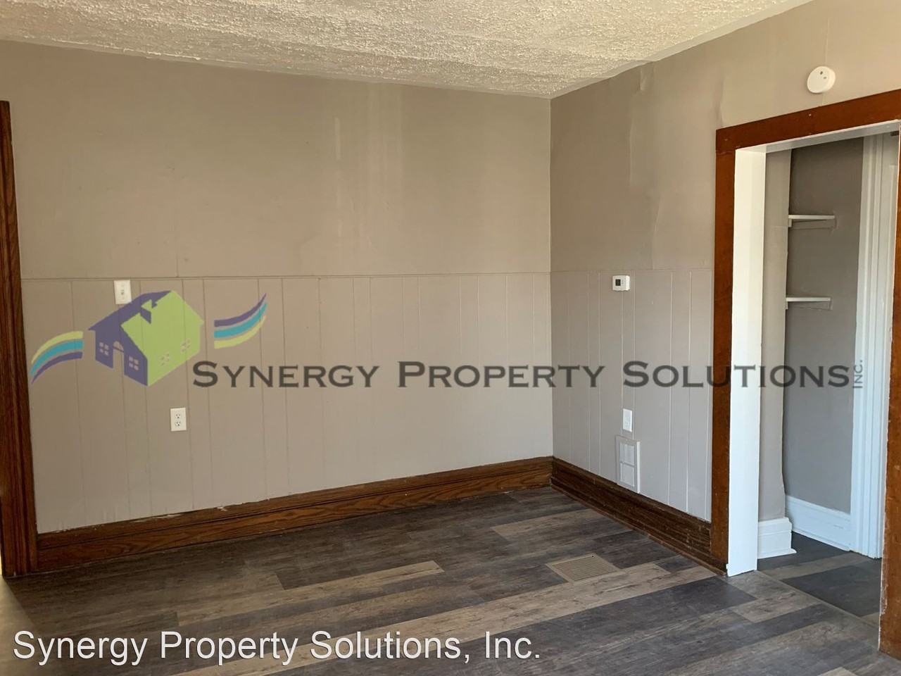 Marion Ave 188 - 188 1/2 - Photo 3 of 32