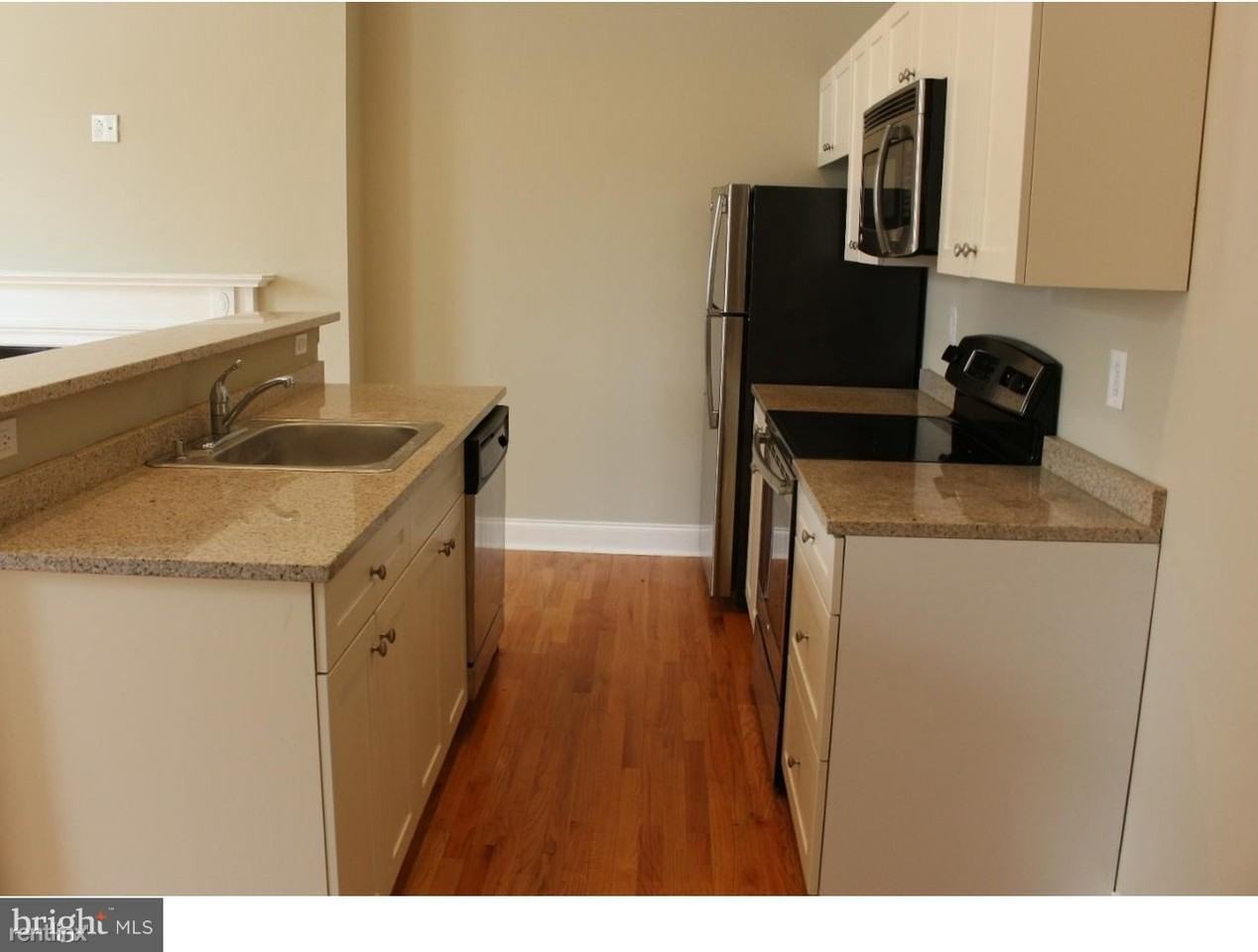 408 S 9th St - Photo 2 of 8