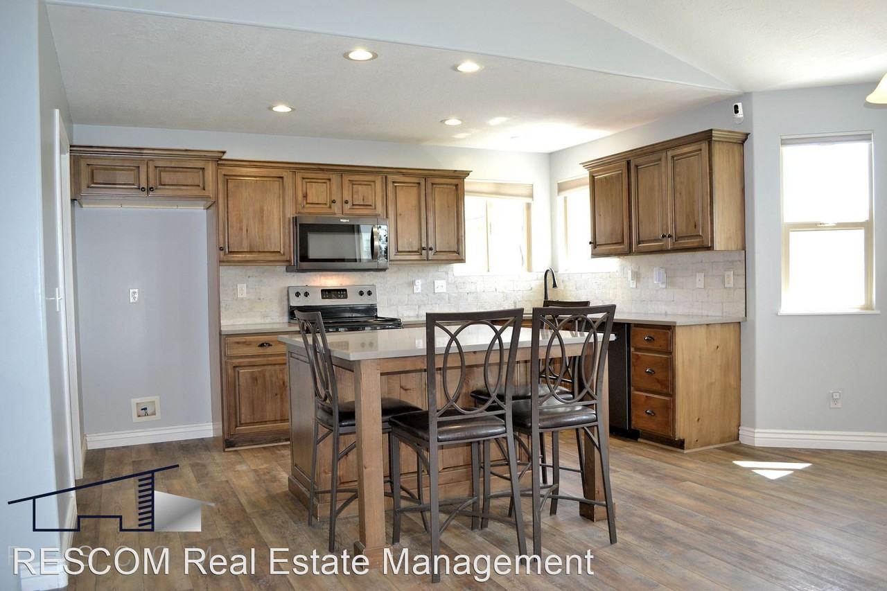 1035 W 7950 S - Photo 3 of 18