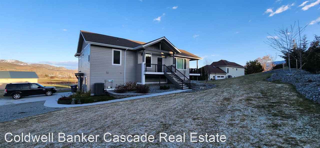 49 Tara Lane - Photo 3 of 27