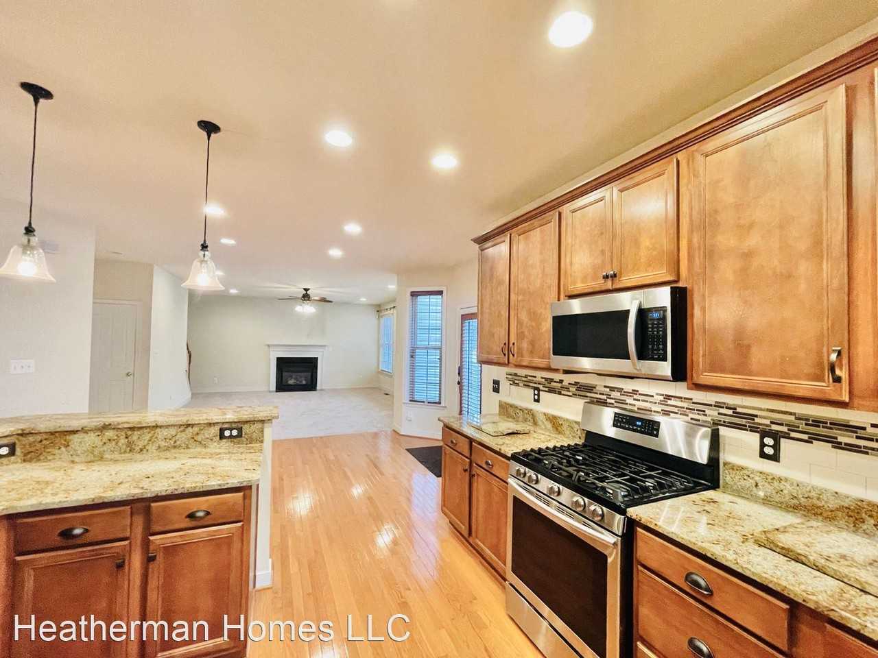16703 Fairfax Dr - Photo 2 of 24