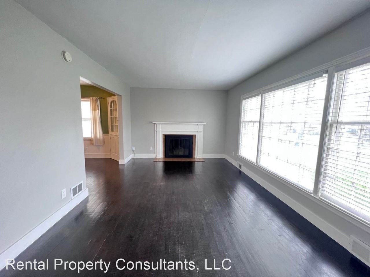 2434 Blaine Ave Se - Photo 2 of 28