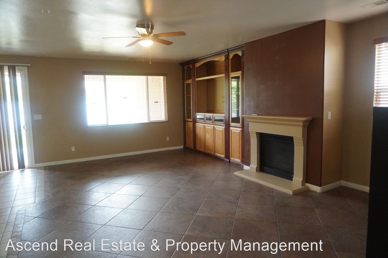 10525 Villa Serena Dr - Photo 3 of 15