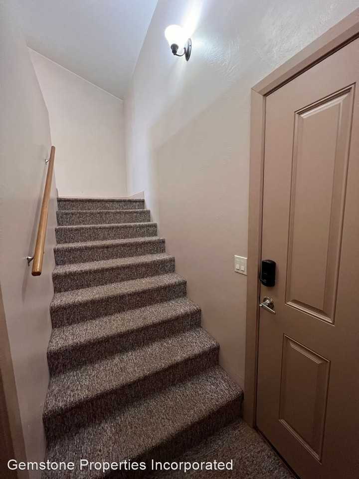 582 N 360 W - Photo 3 of 13