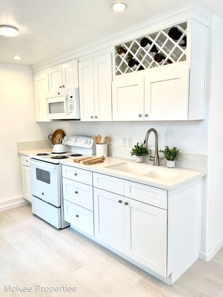 3602 Morlan St - Photo 3 of 7