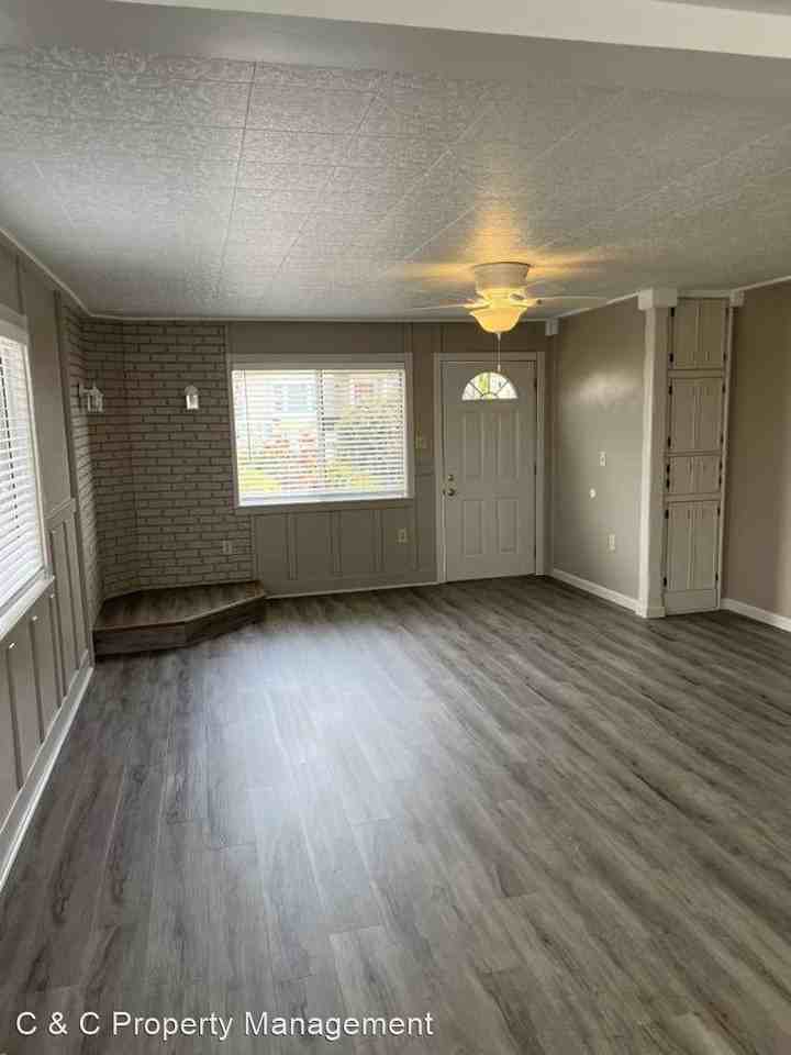 1199 Luxton St - Photo 2 of 10