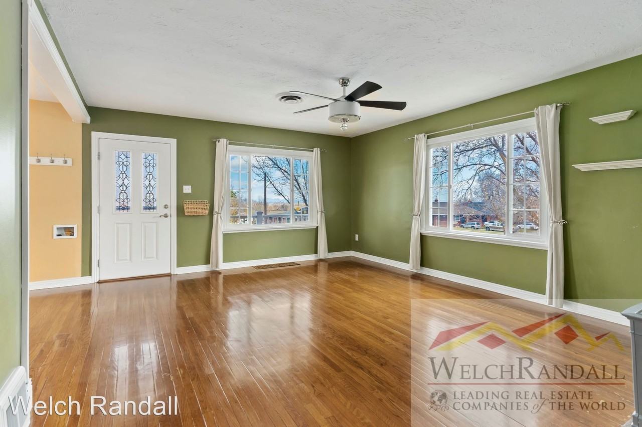 2904 Van Buren Ave - Photo 3 of 15
