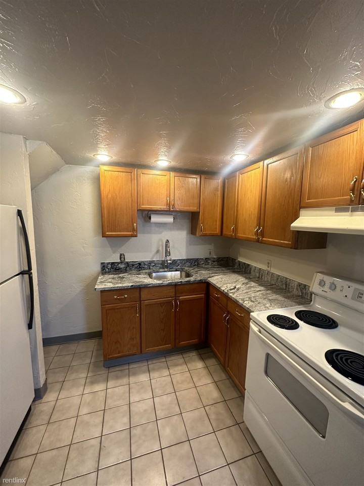 606 Beach St #5 - Photo 3 of 21