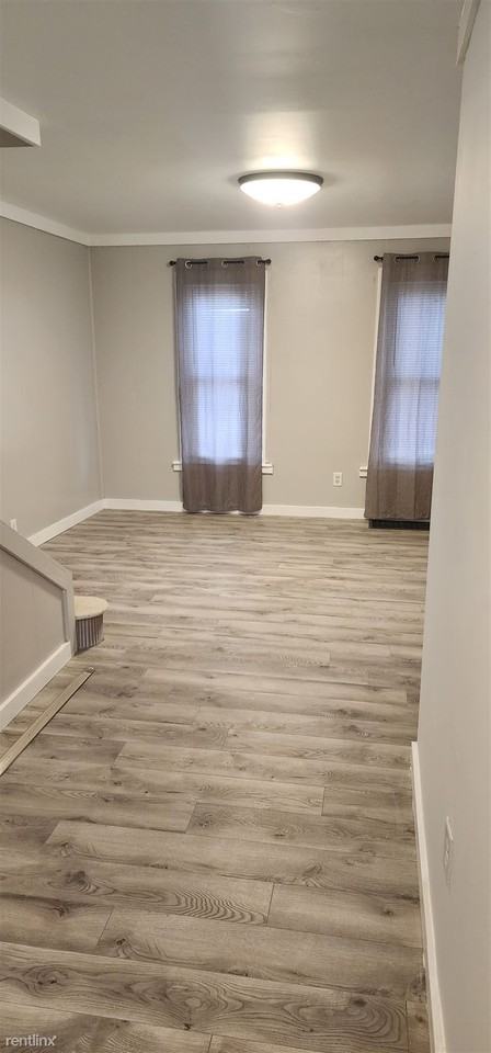 1127 Forbes St - Photo 2 of 8