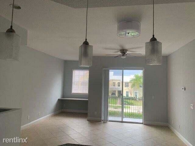 10480 Sw Stephanie Way #3-203 - Photo 2 of 7