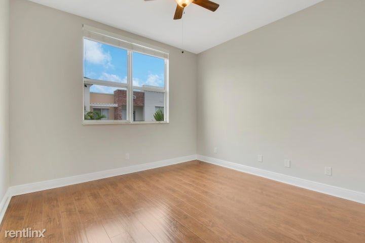 10440 Sw Stephanie Way #4207 - Photo 3 of 6