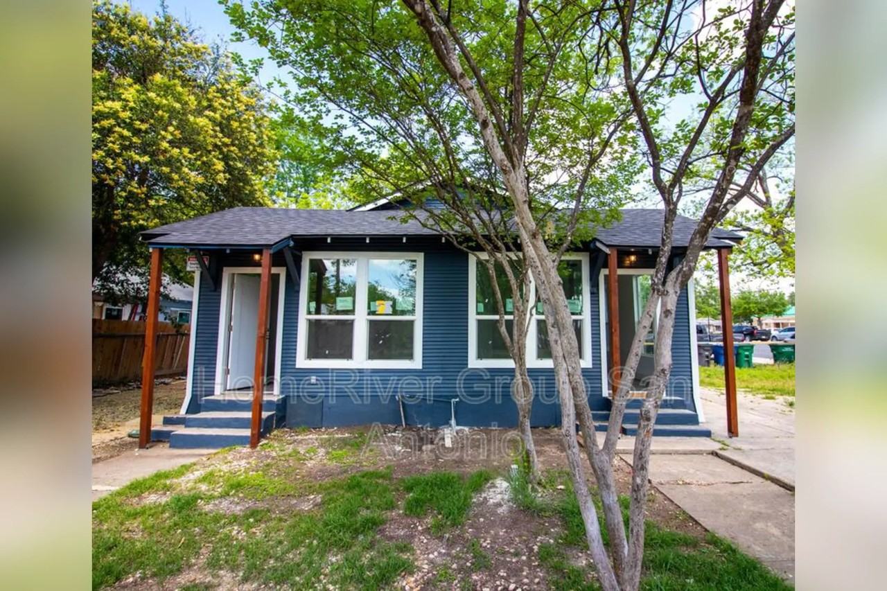 241 E Dullnig Ct - Photo 2 of 10