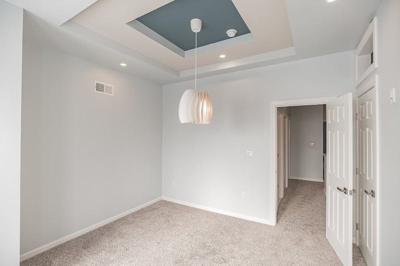 5611 Arlington St - Photo 2 of 16