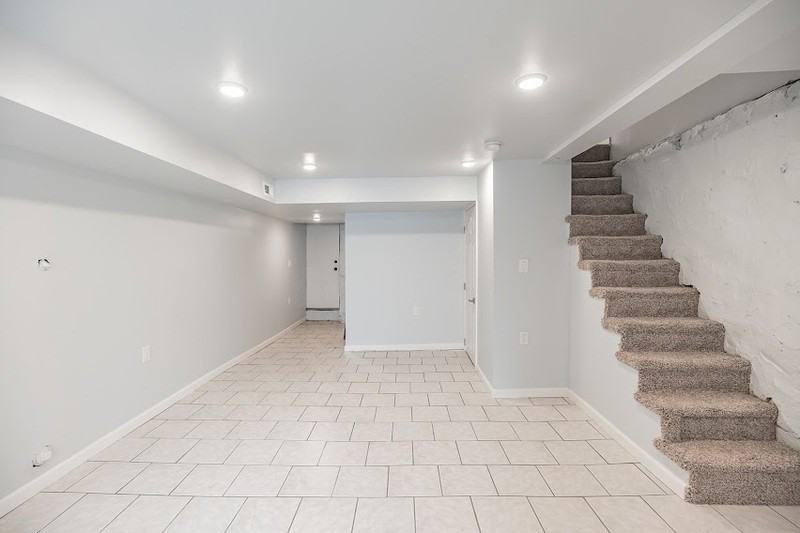 5611 Arlington St - Photo 4 of 16