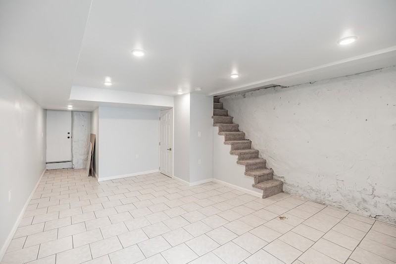 5611 Arlington St - Photo 5 of 16