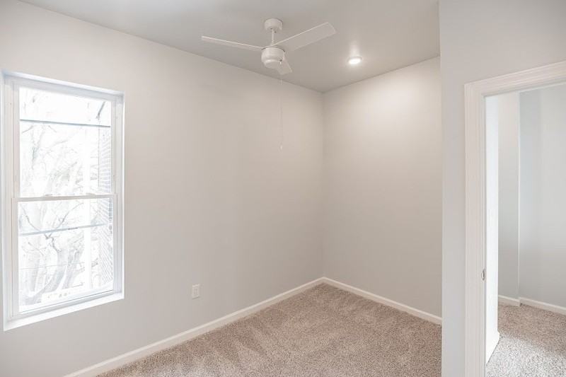 5611 Arlington St - Photo 7 of 16