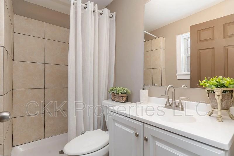 1220 5th Ave - Photo 3 of 5