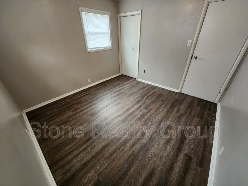 7 1/2 Ave - Photo 5 of 9