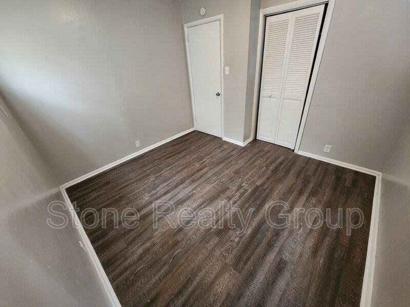 7 1/2 Ave - Photo 6 of 9