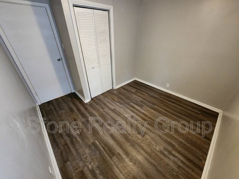 7 1/2 Ave - Photo 7 of 9