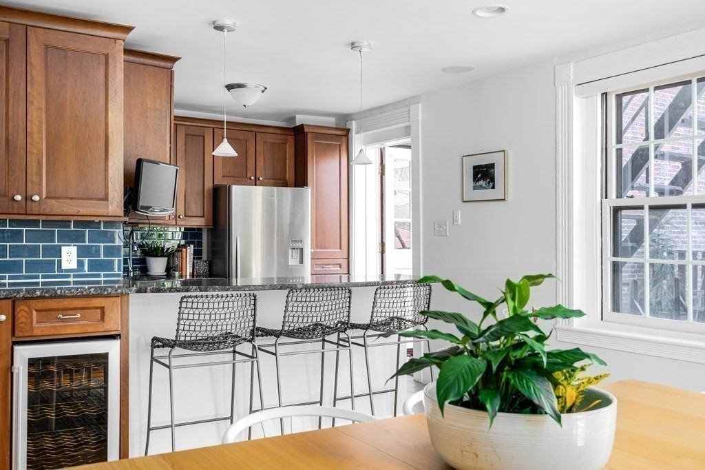9 Temple St #3 - Photo 5 of 25