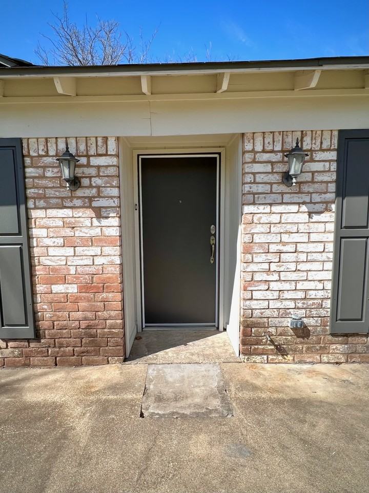 10801 Rick Dr - Photo 2 of 21