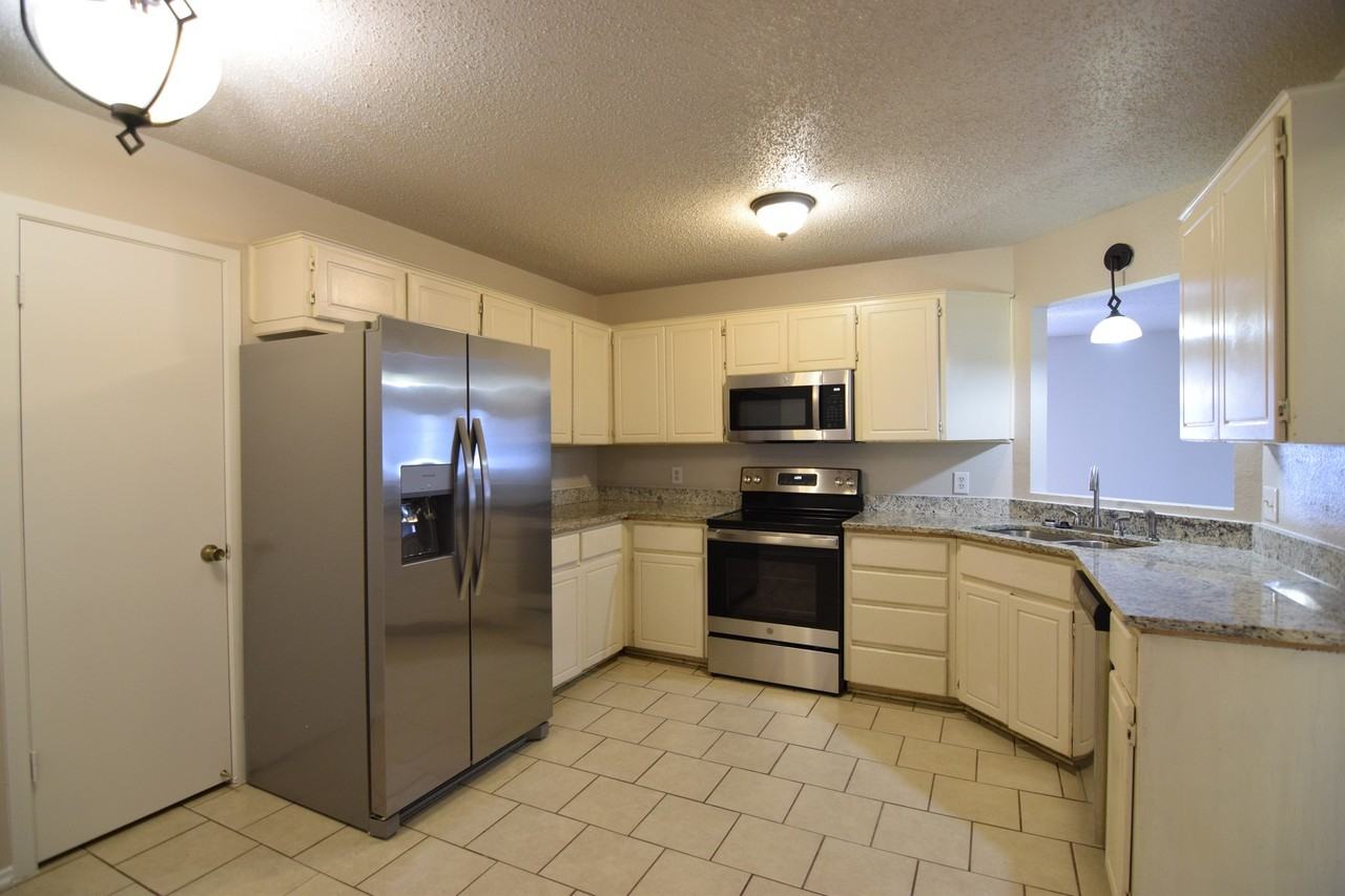 2800 Kim Dr - Photo 4 of 21
